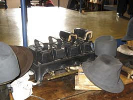 Fabrication chapeau les finitions Fabrication chapeau les finitions
